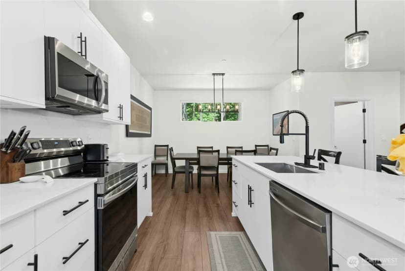 Property photo for 13710 Ash Way #b7, Everett photo 15