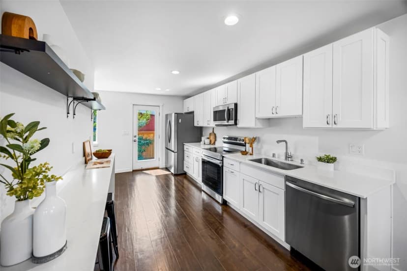 Property photo for 10215 Evanston Avenue N #2, Seattle photo 18