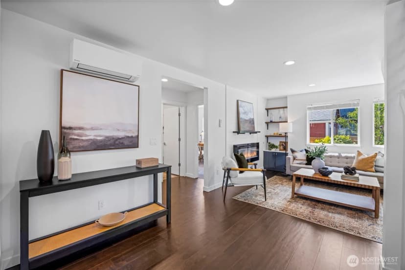 Property photo for 10215 Evanston Avenue N #2, Seattle photo 6