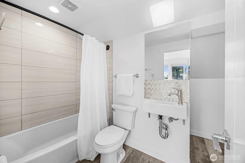 Property photo for 10215 Evanston Avenue N #2, Seattle photo 31