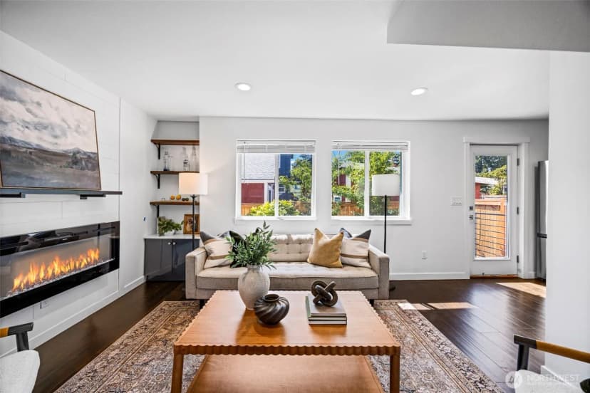 Property photo for 10215 Evanston Avenue N #2, Seattle photo 9