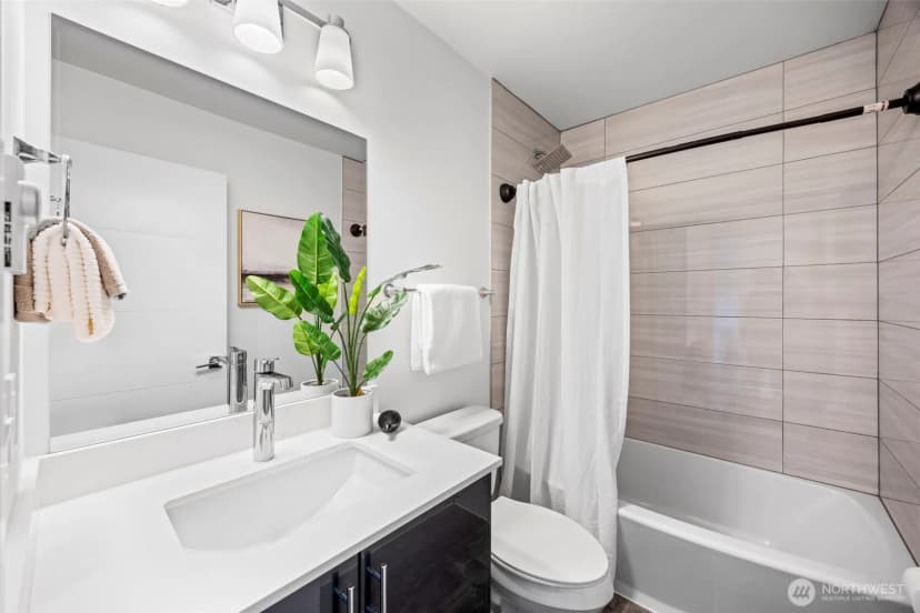 Property photo for 10215 Evanston Avenue N #2, Seattle photo 23