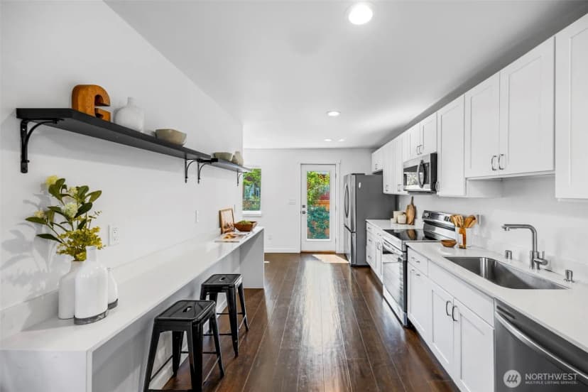 Property photo for 10215 Evanston Avenue N #2, Seattle photo 16