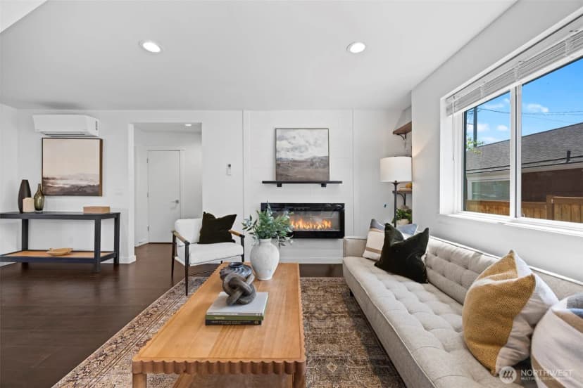 Property photo for 10215 Evanston Avenue N #2, Seattle photo 11