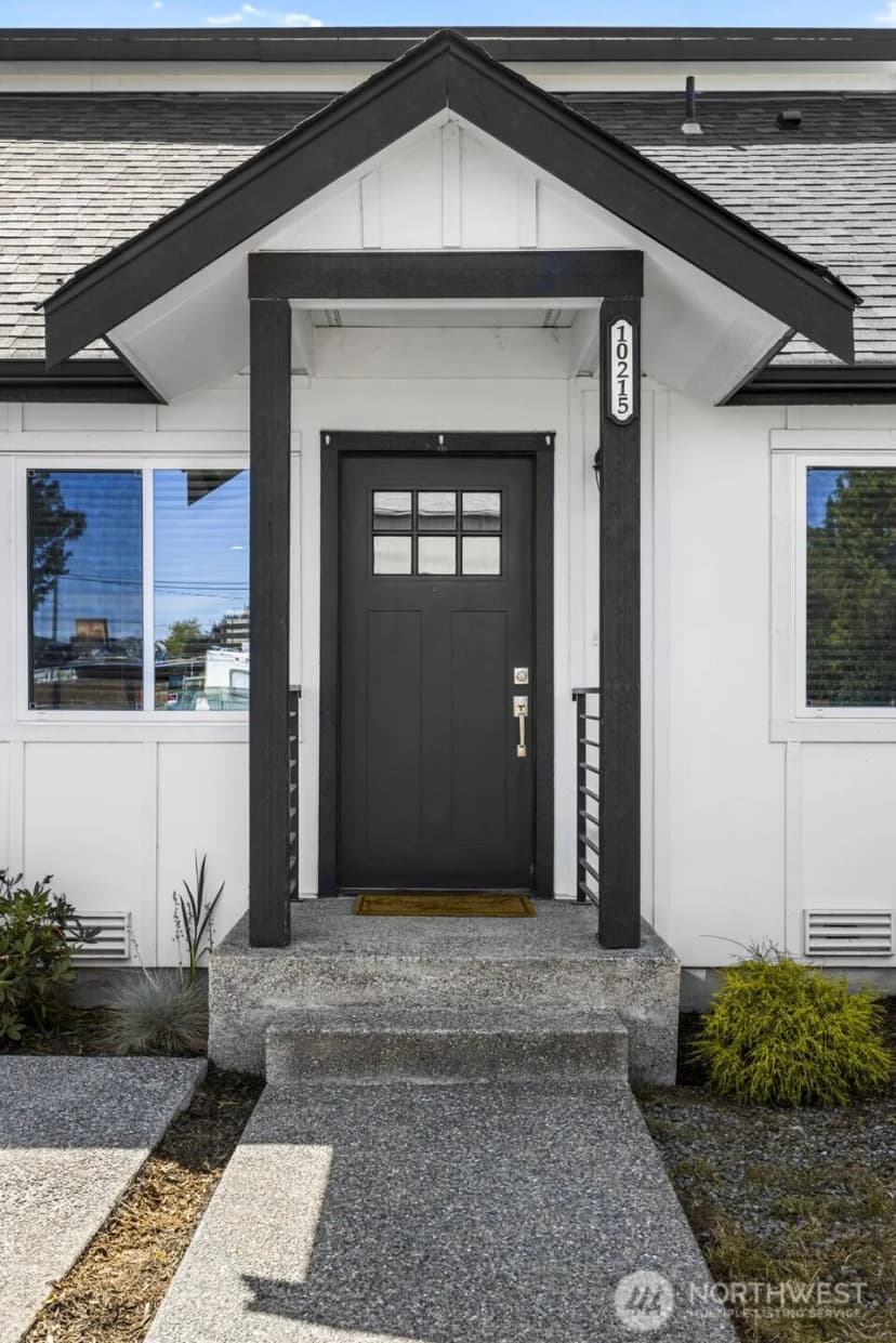 Property photo for 10215 Evanston Avenue N #2, Seattle photo 3