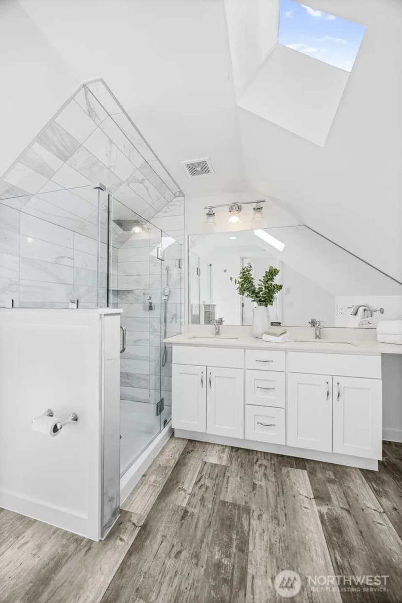 Property photo for 10215 Evanston Avenue N #2, Seattle photo 36