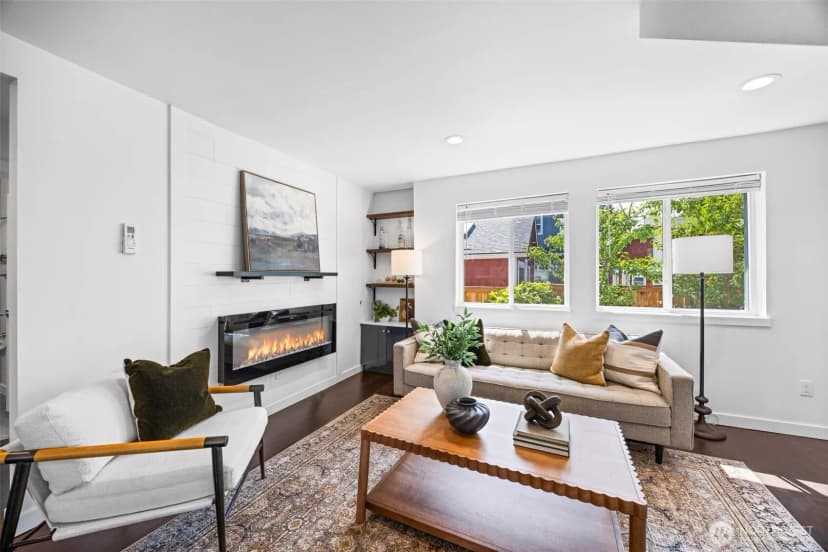 Property photo for 10215 Evanston Avenue N #2, Seattle photo 8