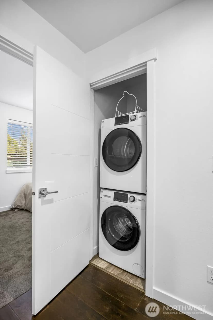 Property photo for 10215 Evanston Avenue N #2, Seattle photo 24