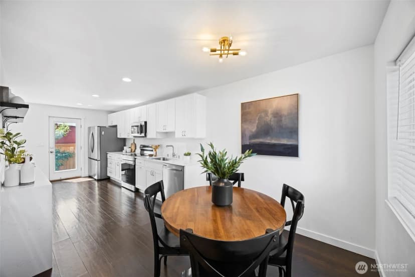 Property photo for 10215 Evanston Avenue N #2, Seattle photo 14