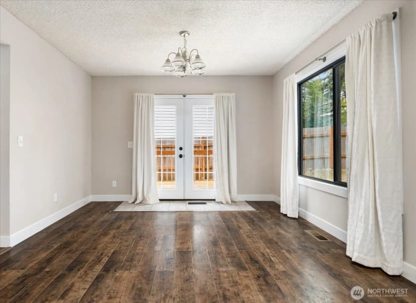 Property photo for 210 Nw Calista Ct., Oak Harbor photo 9