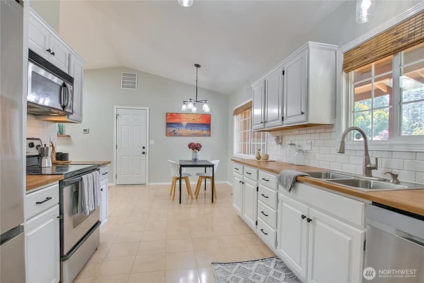 Property photo for 2438 Tyndell Circle Sw, Tumwater photo 9