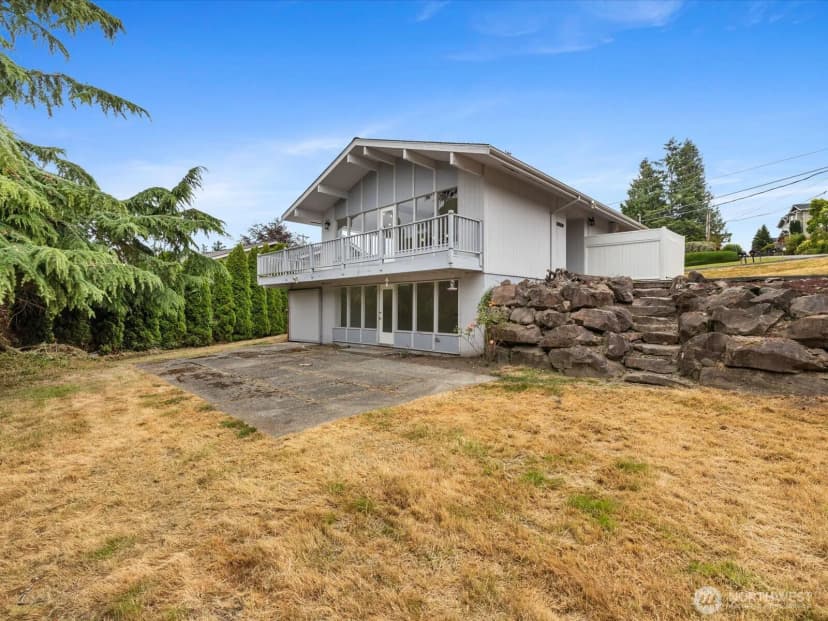 Property photo for 3303 Wave Drive, Everett photo 32