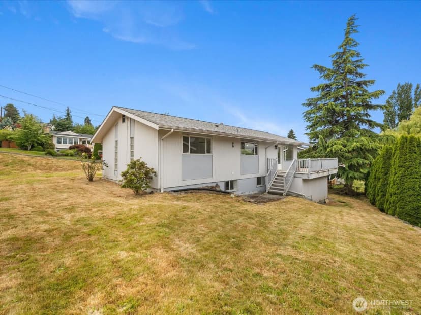 Property photo for 3303 Wave Drive, Everett photo 35