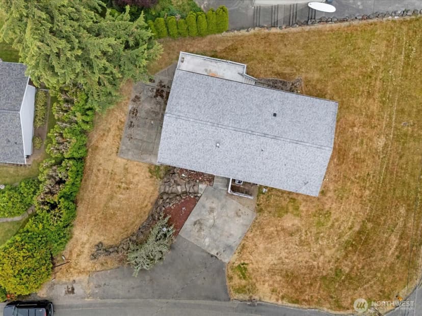 Property photo for 3303 Wave Drive, Everett photo 37