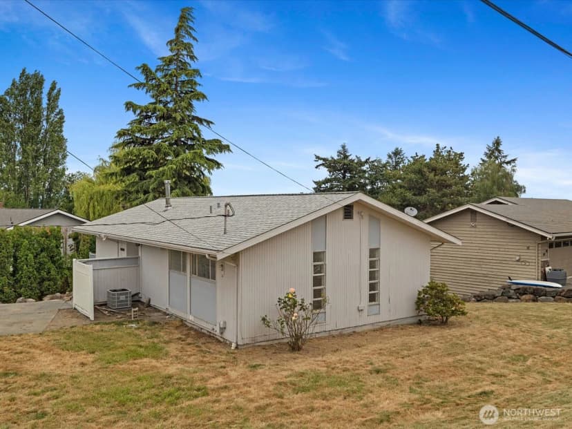 Property photo for 3303 Wave Drive, Everett photo 34