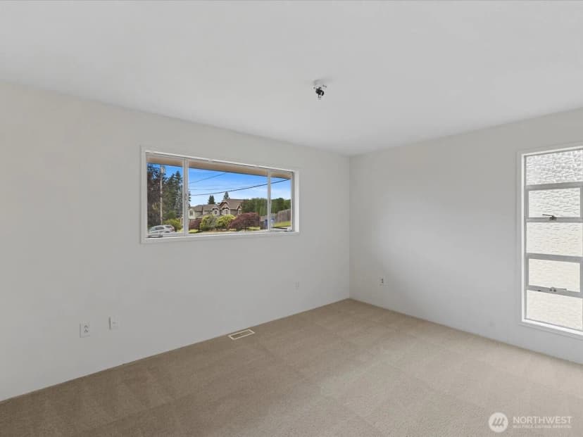 Property photo for 3303 Wave Drive, Everett photo 14