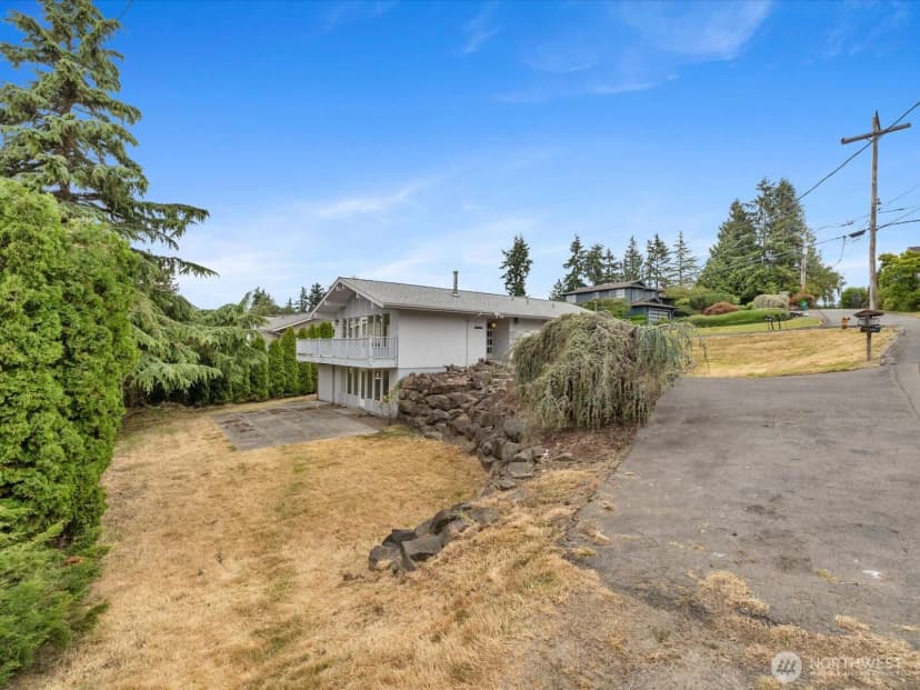 Property photo for 3303 Wave Drive, Everett photo 36