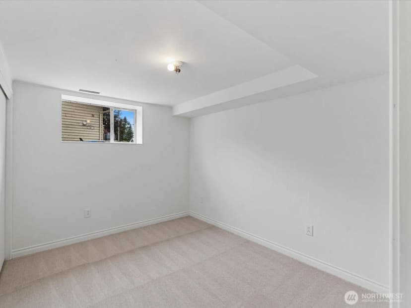 Property photo for 3303 Wave Drive, Everett photo 24