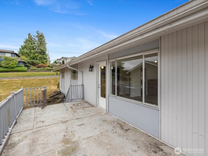 Property photo for 3303 Wave Drive, Everett photo 27