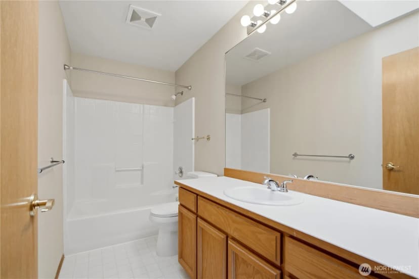 Property photo for 23151 Ne 15th Court, Sammamish photo 19
