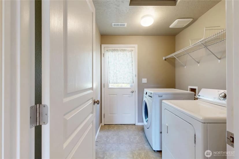 Property photo for 1310 Sw Riparian Court, College Place photo 11