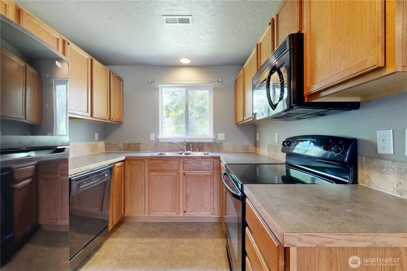Property photo for 1310 Sw Riparian Court, College Place photo 8