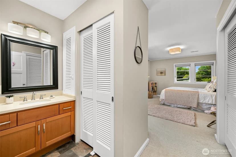 Property photo for 245 Middlefield Road, Bellingham photo 22