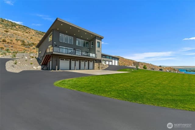 Property photo for 44 Osprey Nest Road, Pateros photo 2
