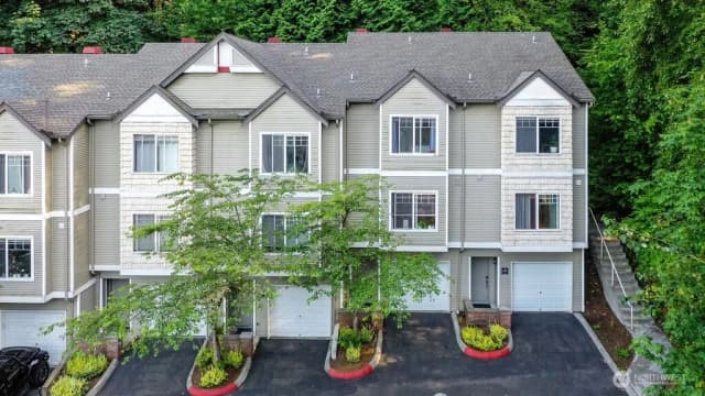 Property photo for 18505 Se Newport Way #f131, Issaquah photo 2