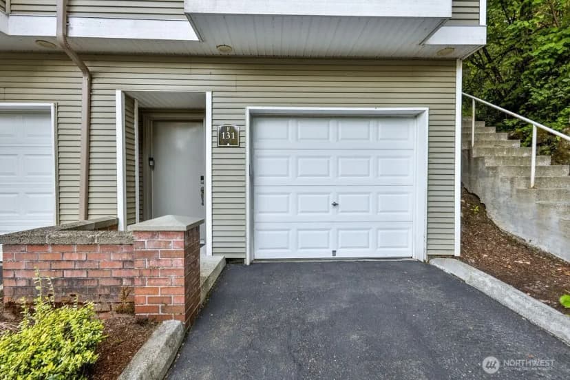 Property photo for 18505 Se Newport Way #f131, Issaquah photo 24