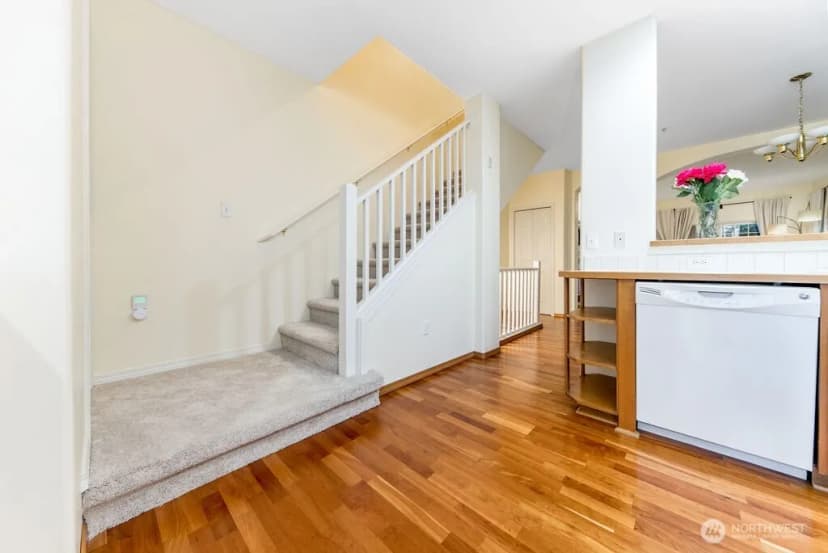 Property photo for 18505 Se Newport Way #f131, Issaquah photo 13