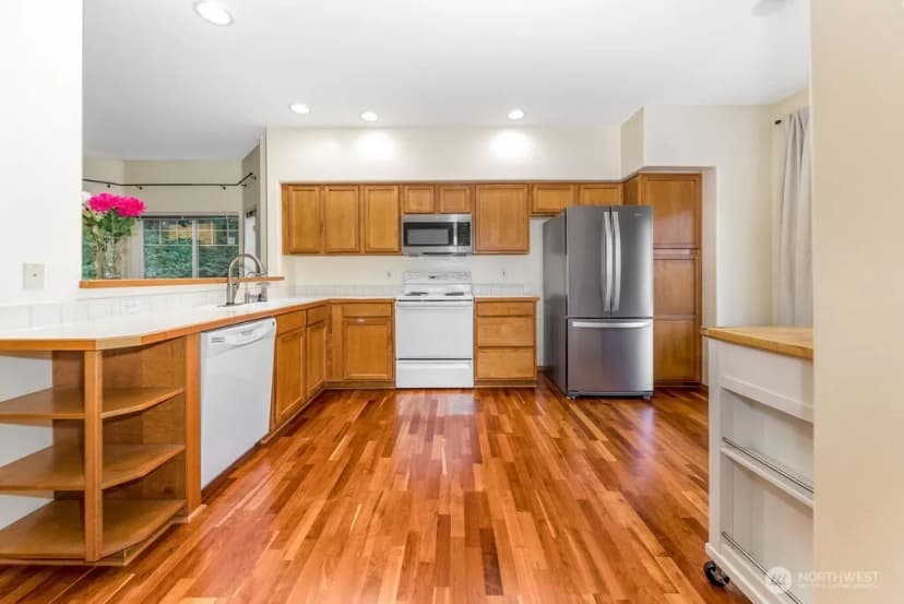 Property photo for 18505 Se Newport Way #f131, Issaquah photo 10