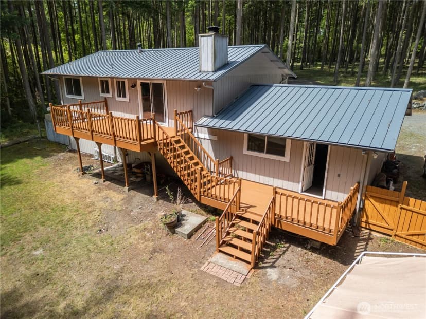 Property photo for 1074 Estate Lane, Oak Harbor photo 5