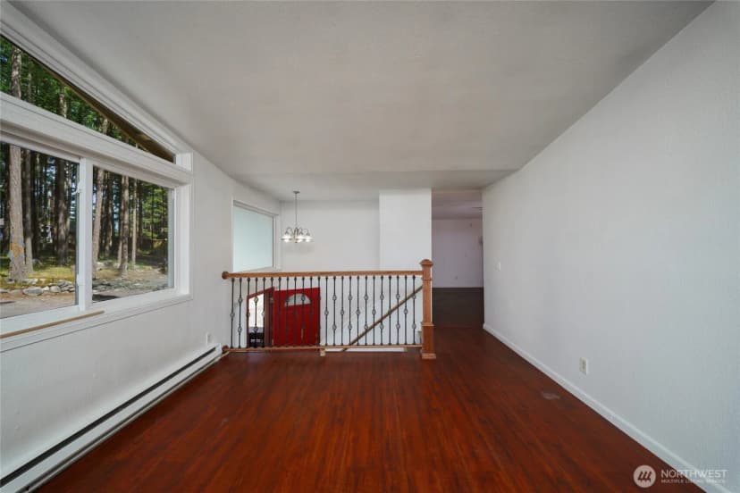 Property photo for 1074 Estate Lane, Oak Harbor photo 9
