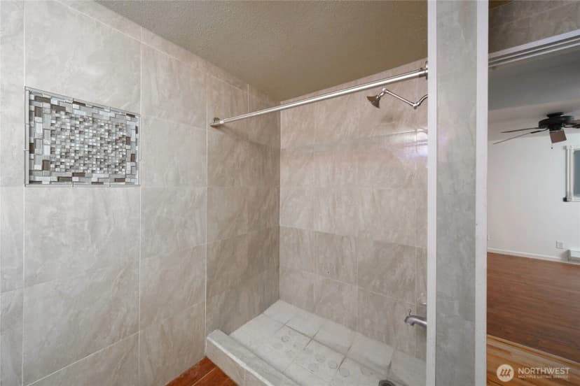 Property photo for 1074 Estate Lane, Oak Harbor photo 31