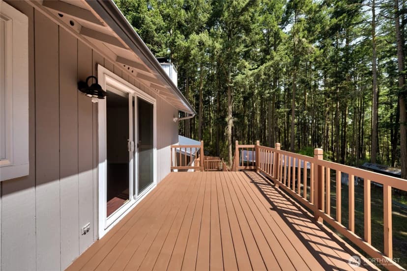Property photo for 1074 Estate Lane, Oak Harbor photo 19