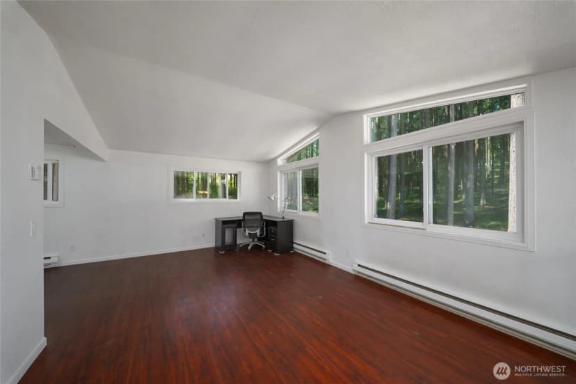 Property photo for 1074 Estate Lane, Oak Harbor photo 8