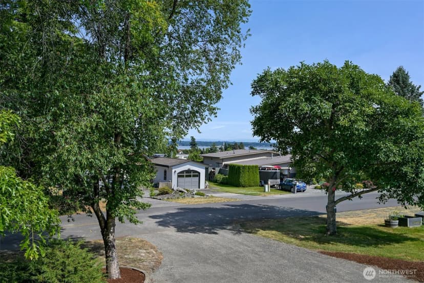 Property photo for 8141 Comox Road W, Blaine photo 32