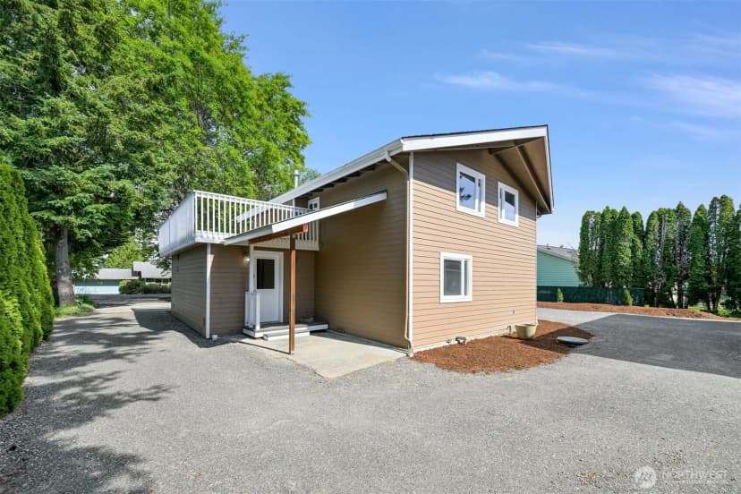 Property photo for 8141 Comox Road W, Blaine photo 4