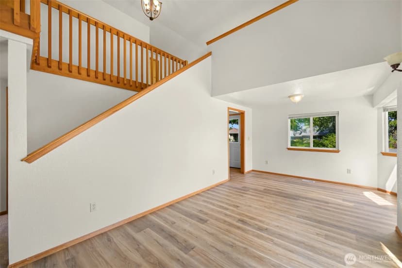 Property photo for 8141 Comox Road W, Blaine photo 12