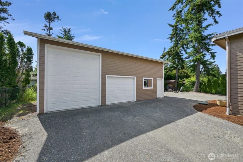 Property photo for 8141 Comox Road W, Blaine photo 22