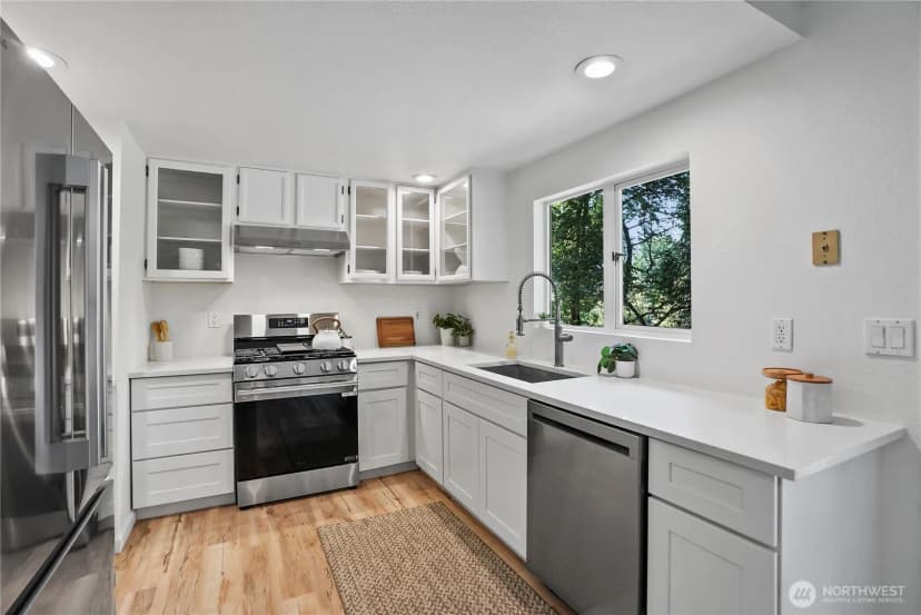 Property photo for 12122 Ne 108th, Kirkland photo 6