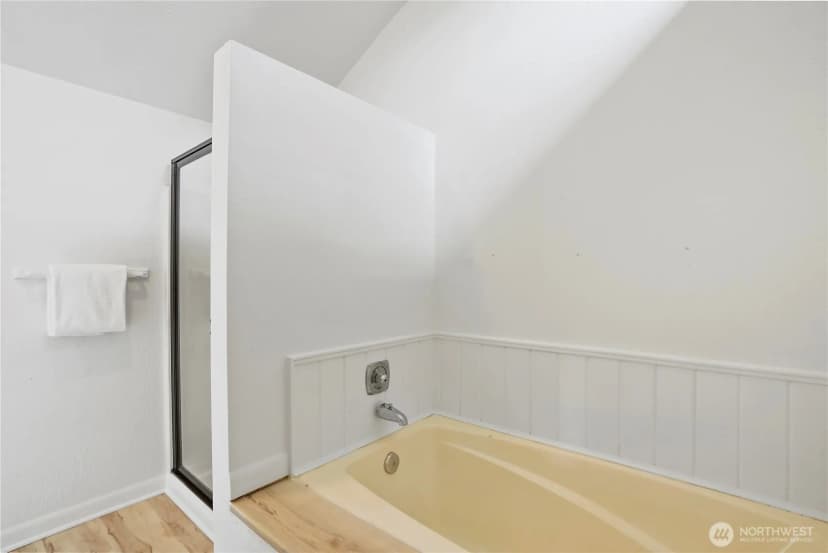 Property photo for 12122 Ne 108th, Kirkland photo 12