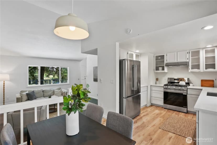 Property photo for 12122 Ne 108th, Kirkland photo 4