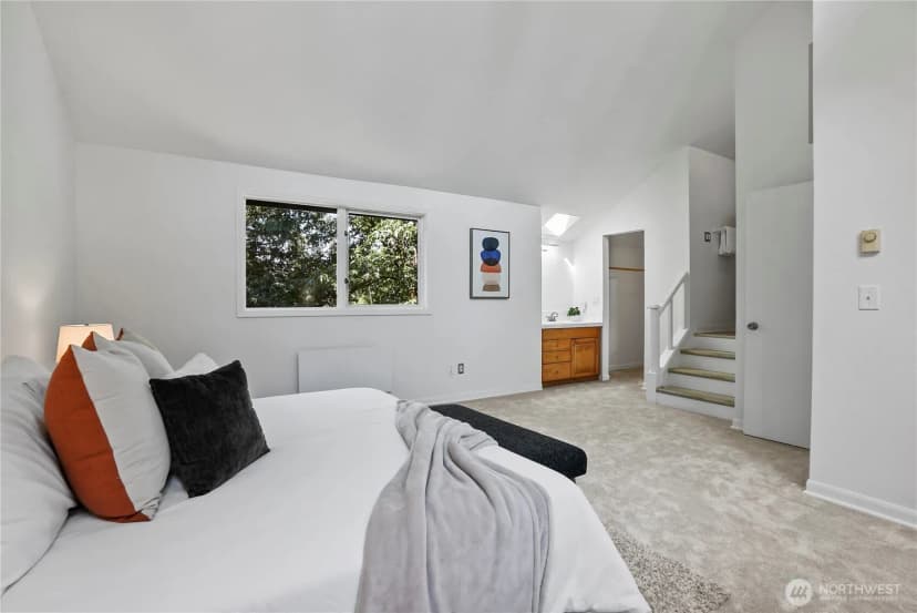 Property photo for 12122 Ne 108th, Kirkland photo 10
