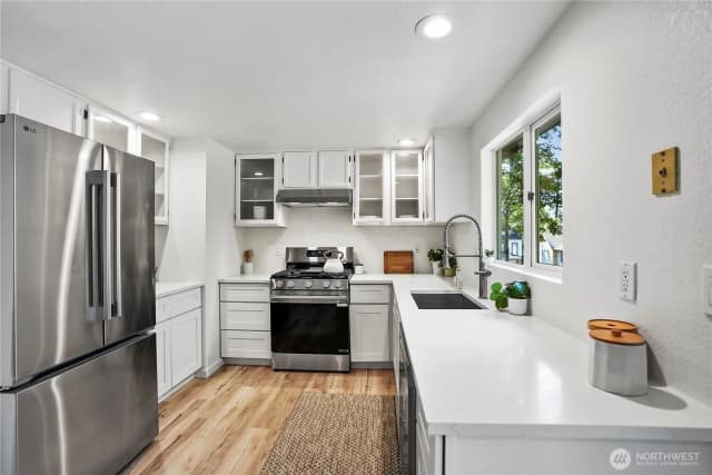 Property photo for 12122 Ne 108th, Kirkland photo 5