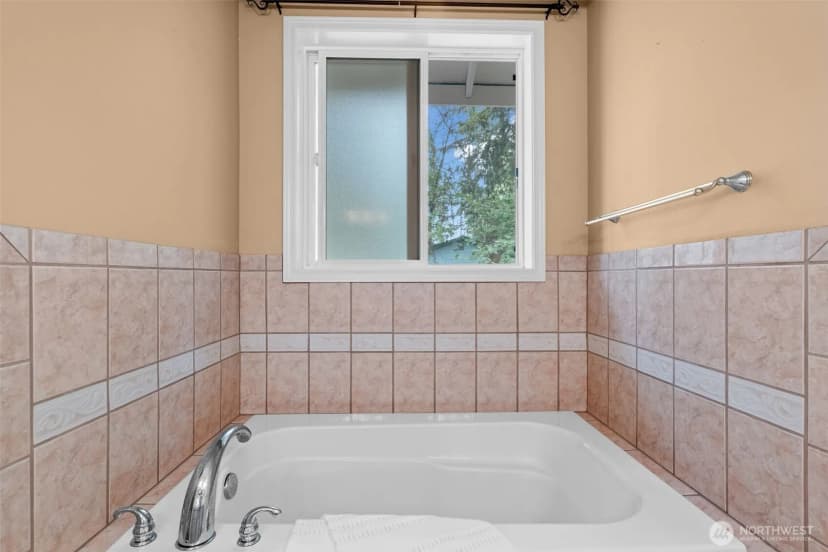 Property photo for 5808 60th Street W, University Place photo 22