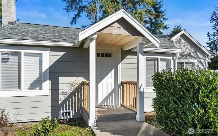 Property photo for 10924 Se 304th Street, Auburn photo 2