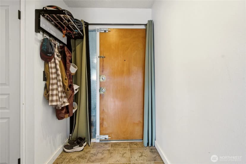 Property photo for 2703 Boylston Ave E #201, Seattle photo 6