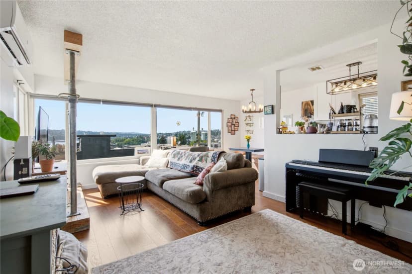 Property photo for 2703 Boylston Ave E #201, Seattle photo 7